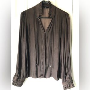 Tahari V-neck Blouse.  Size S/P.  New.